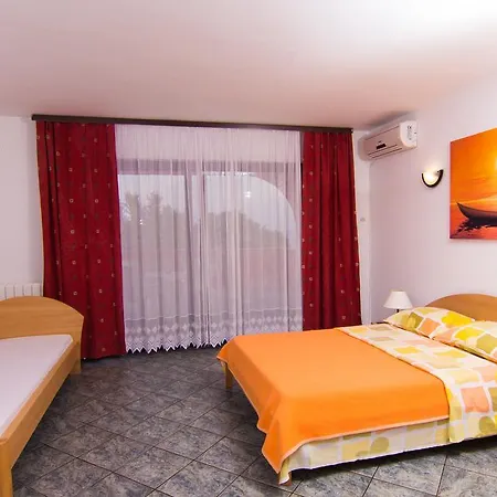 Guest house Zuzic 3*