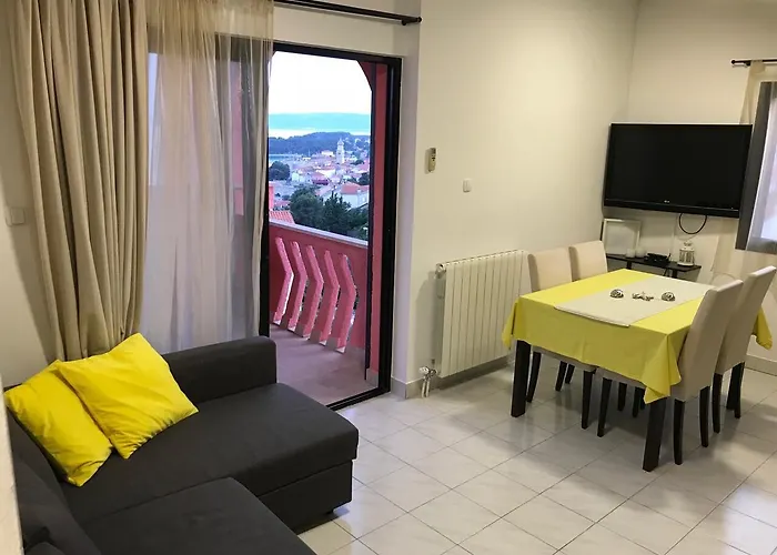 Apartmani Zuzic Konukevi Krk Town